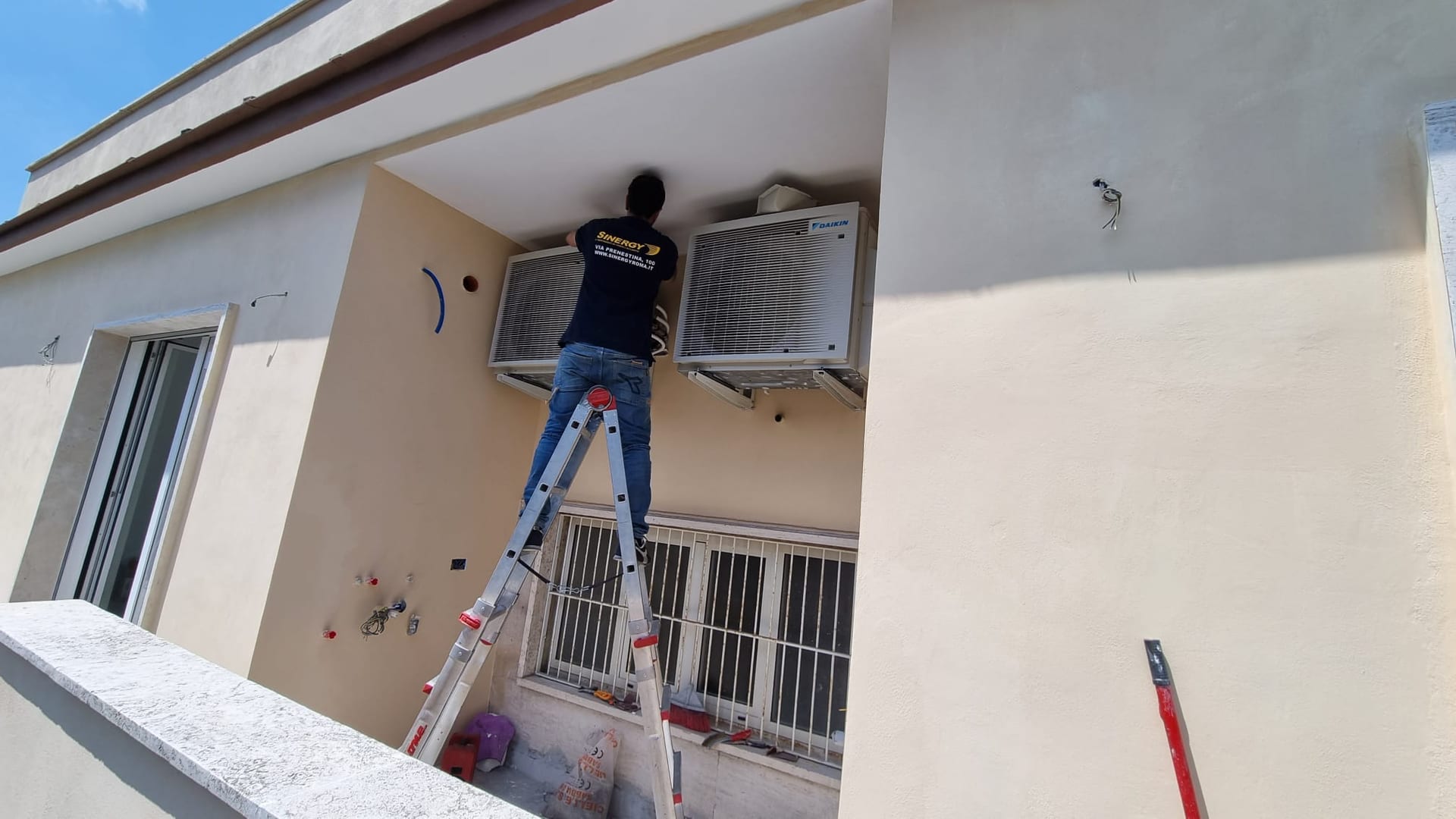 Impianto canalizzato Daikin con diffusori lineari